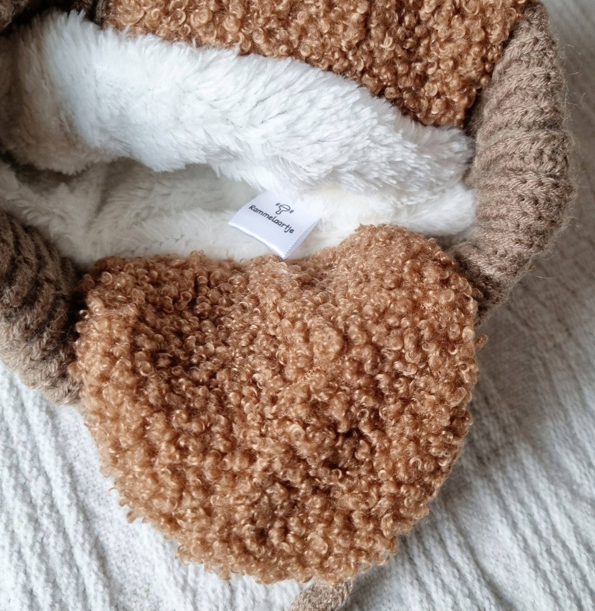 Bonnet d'hiver pour bébé avec cache-oreilles et pompon - Marron